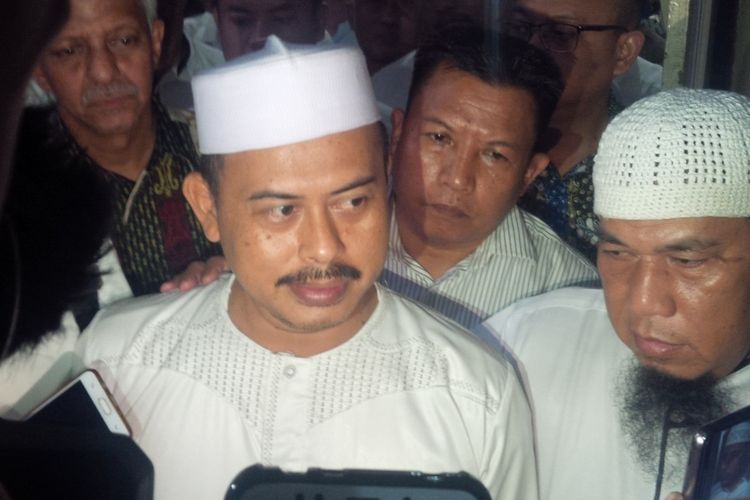 Ini Alasan FPI Usir Polisi di Kediaman Habib Rizieq