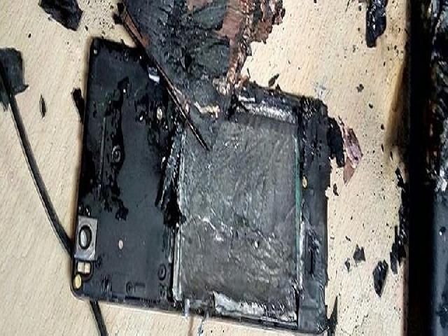 Xiaomi Mi 4C Terbakar di Kantong Celana