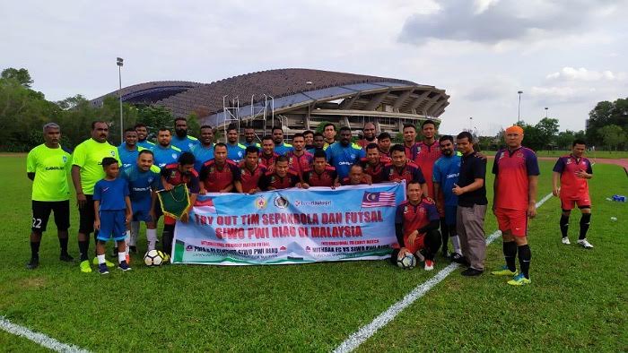 Tryout Tim Sepak Bola dan Futsal SIWO PWI Riau di Malaysia Jadi Ajang Evaluasi Pemain