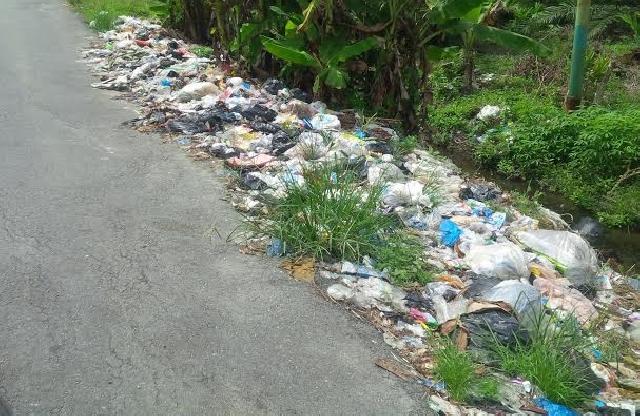 Sampah Masih Berserakan, Camat Ngaku Tiap Hari Tegur Penghulu