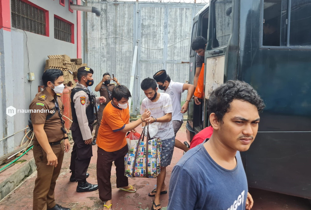 158 Tahanan Dipindahkan ke Rutan Pekanbaru