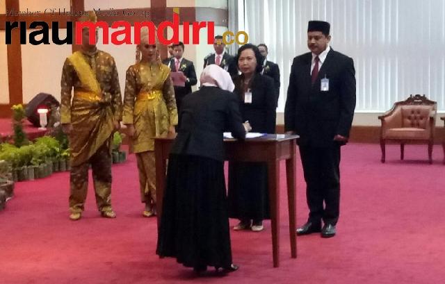 Siti Astiyah Jabat Kepala BI Riau Gantikan Ismet Inono