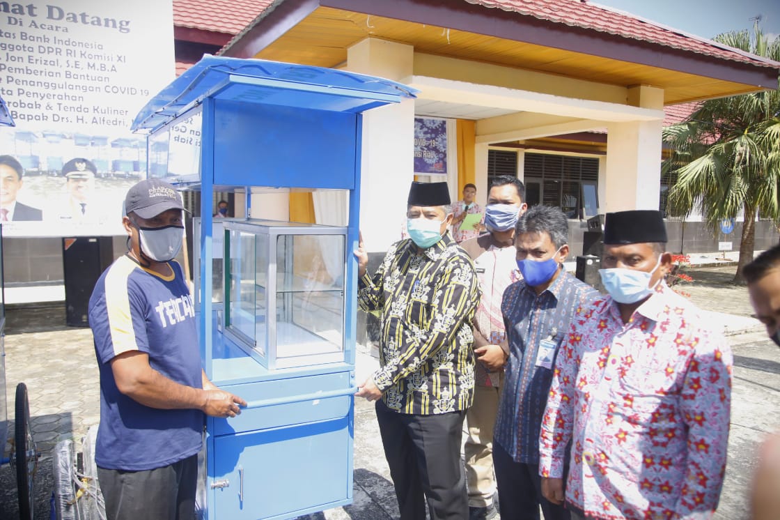 Bank Indonesia Salurkan Bantuan Masyarakat Terdampak Covid-19 di Siak