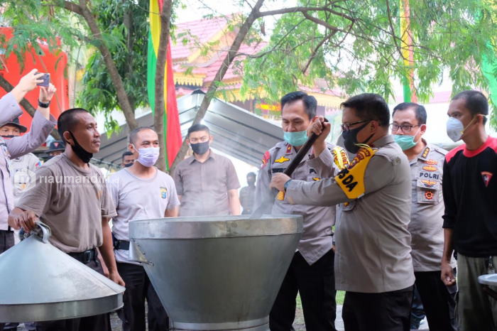 Polda Riau Dirikan Dapur Umum Bagi Warga Terdampak Corona di Purna MTQ