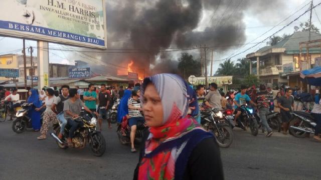 Kebakaran di Belilas, Dua Ruko dan 12 Kios Hangus Terbakar
