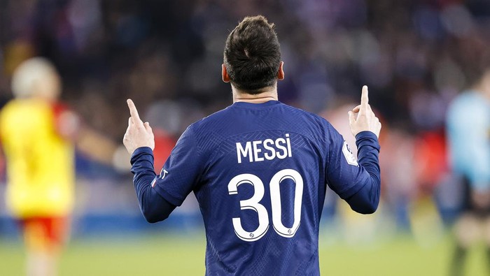 Legenda Argentina Sarankan Messi Bertahan di PSG