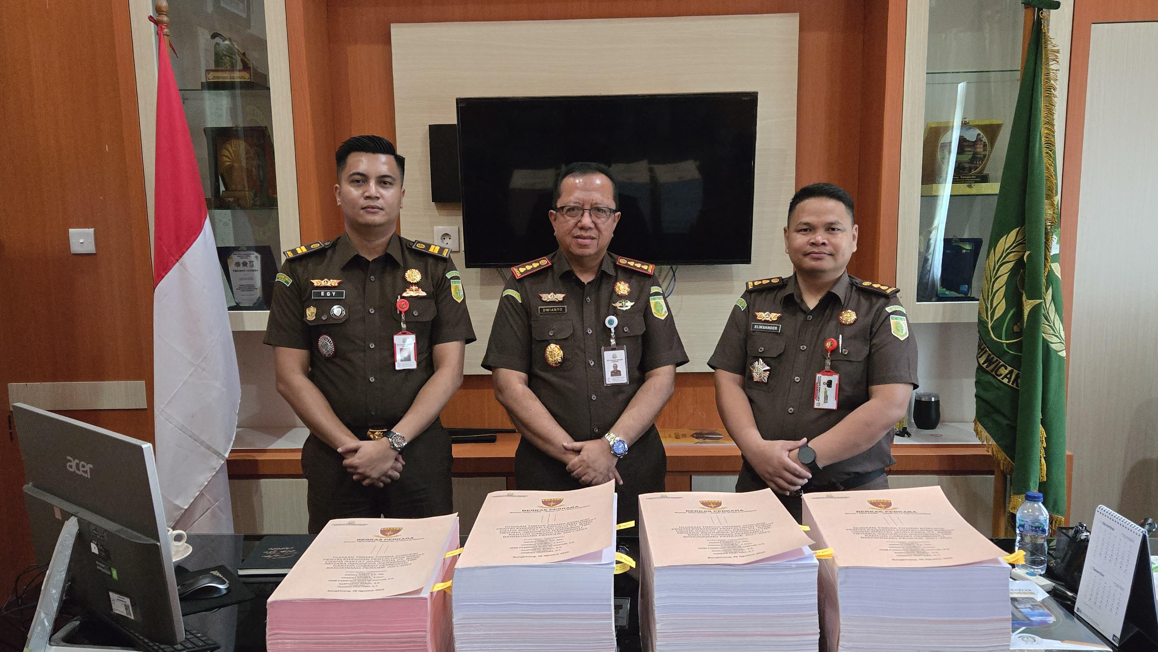 Kejari Kampar Limpahkan Berkas Perkara Korupsi KUR Rp72 Miliar ke Pengadilan