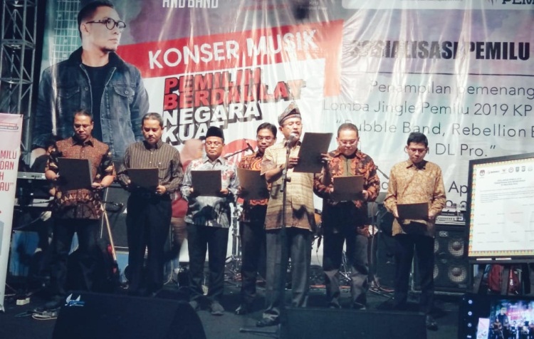 KIP Riau Pimpin Deklarasi Pemilu Transparan dan Bermarwah