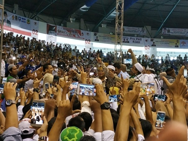 Tiba di GOR Remaja Pekanbaru, Teriakan Prabowo Presiden Menggema