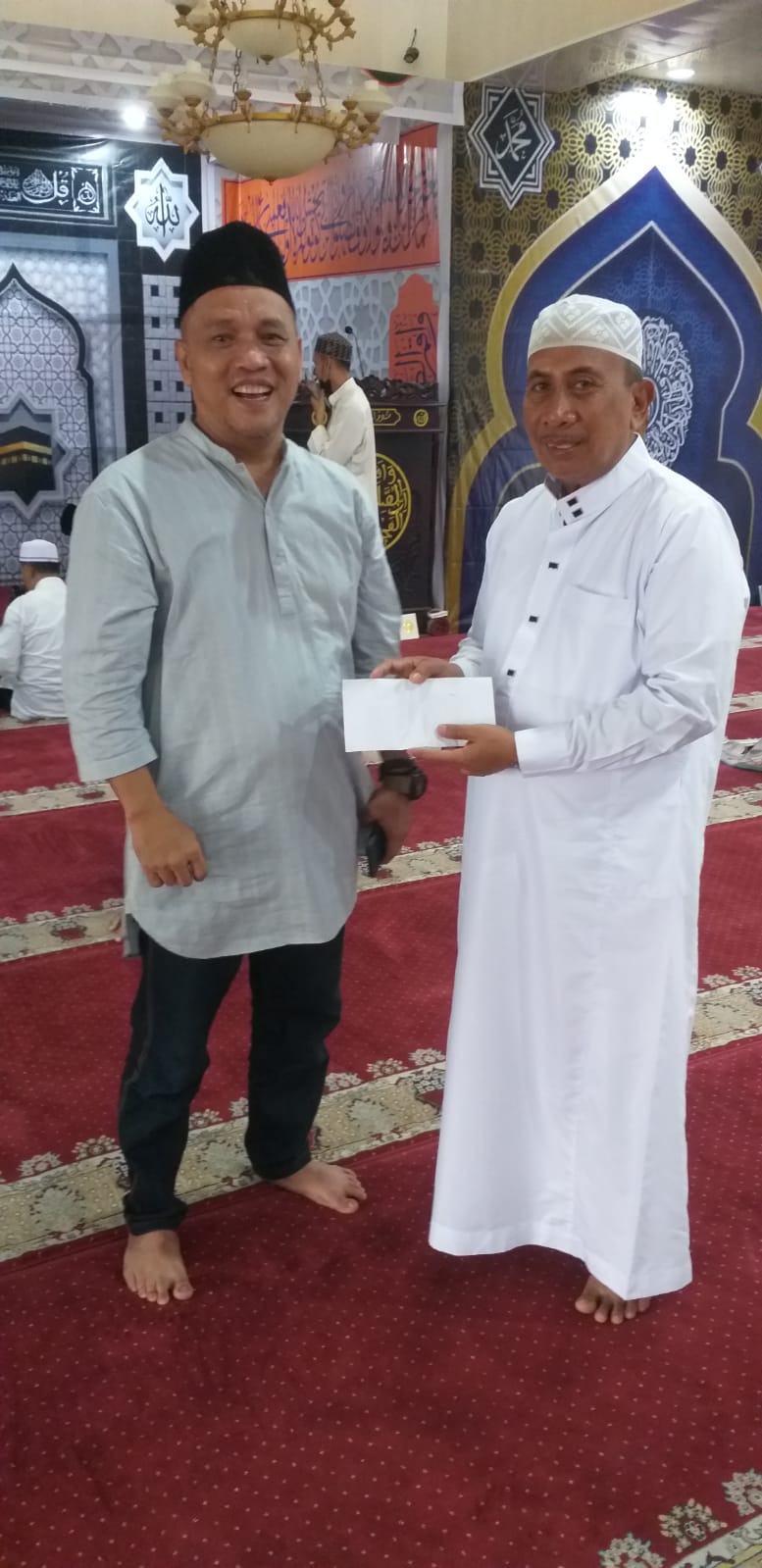 Jumat Berkah, Media Haluan Riau dan Riaumandiri Beri Bantuan untuk Masjid di Pekanbaru