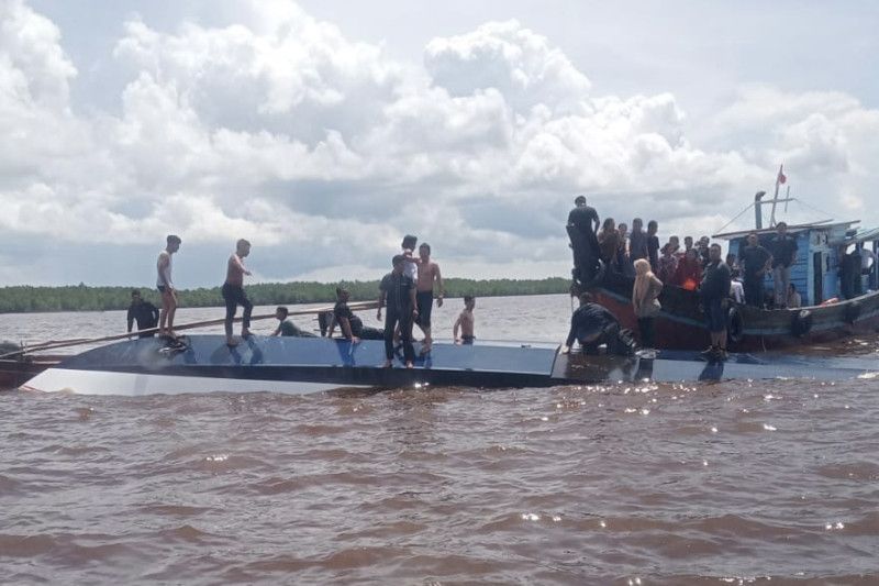 Kapal Cepat Rute Tembilahan-Tanjung Pinang Terbalik di Perairan Pulau Burung