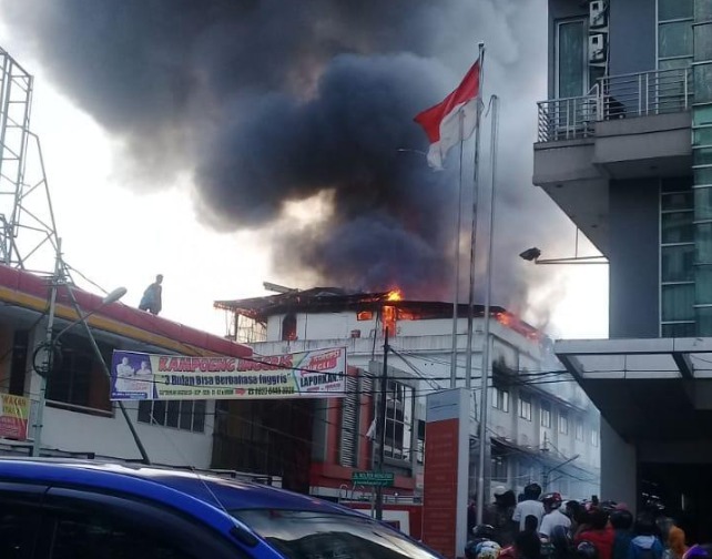 Hotel Tasya Ratu Pekanbaru Terbakar, Pemilik dan Karyawan Selamat