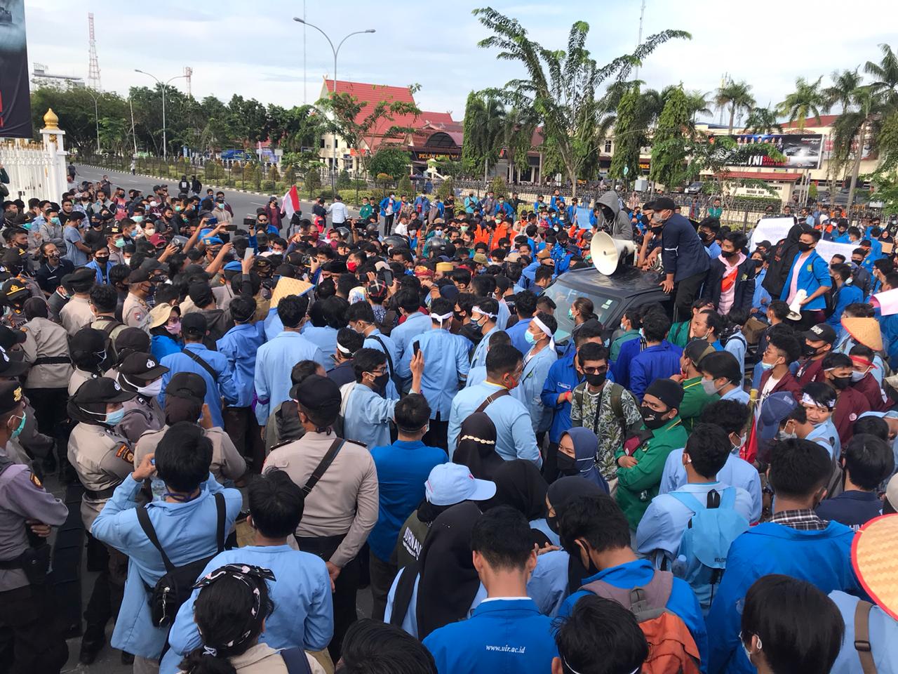 Demo Tolak UU Cipta Kerja Berakhir Damai, Wagubri: Tuntutan Sudah Diakomodasi Gubernur