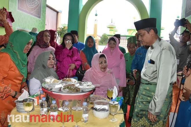 Kampar Tampilkan Makanan Tradisional di Bazar MTQ Riau