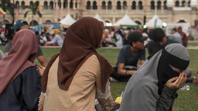 Bocah Berusia 11 Tahun Jadi Istri Ketiga, Rakyat Malaysia Marah