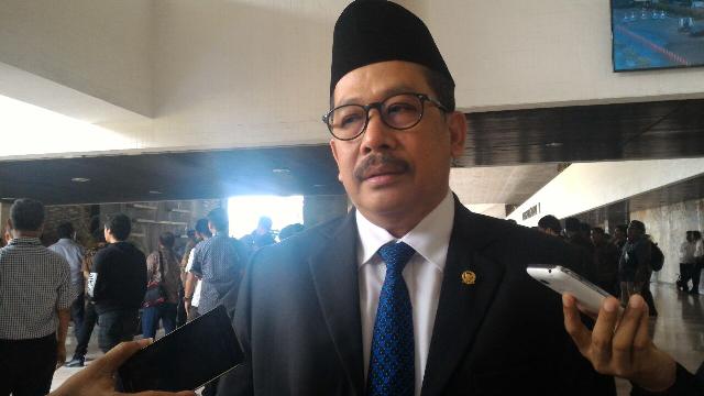 MUI Angkat Bicara Soal Pria yang Menginjak-Injak Alquran