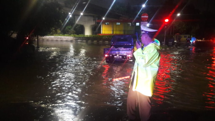 Diguyur Hujan, Sejumlah Jalan di Jakarta Banjir Lagi
