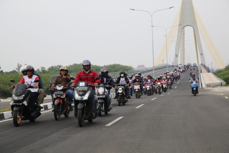 Hadiri Kampanye Jokowi, Relawan Gebu Minang Riau Konvoi Pekanbaru-Dumai