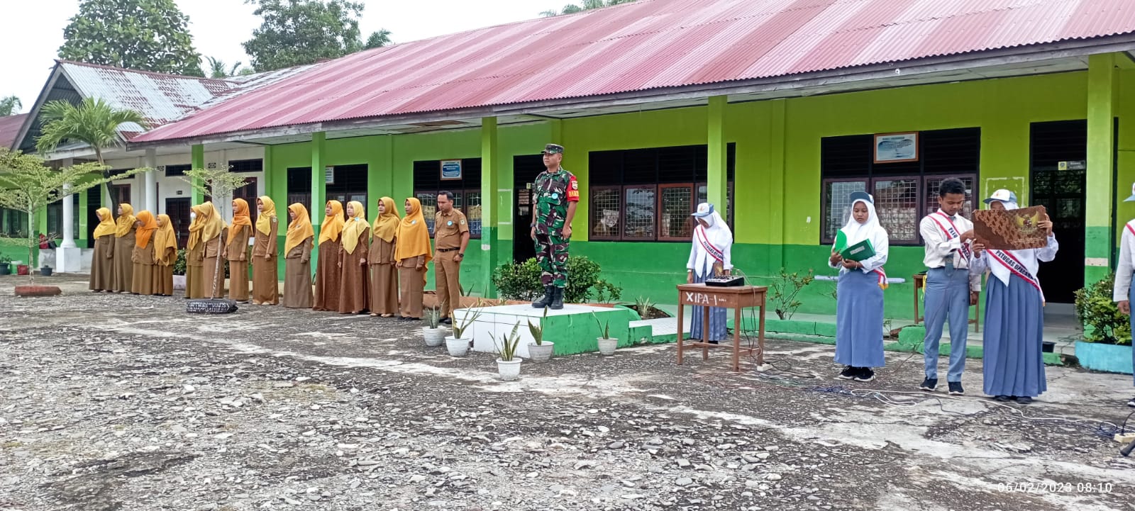 Babinsa : Jadilah Pelajar yang Berprestasi