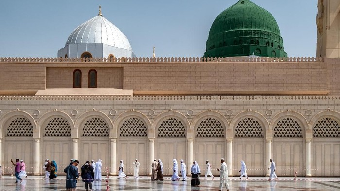 Alhamdulillah, Masjid Nabawi Hari Ini Dibuka Kembali, Begini Aturan untuk Jamaah