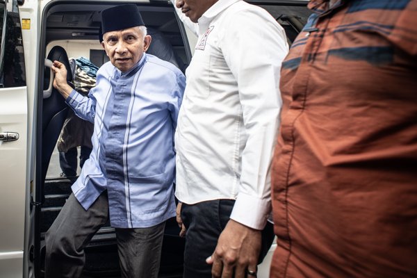 Amien Rais Cs Gugat ke MK Perppu Corona yang Diterbitkan Jokowi