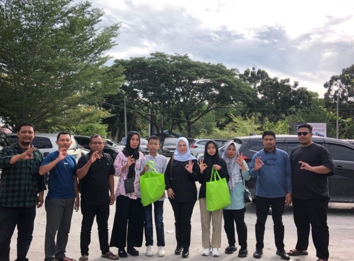 Lima Siswa Sekolah Rakyat dari Bengkalis Dilepas ke Asrama