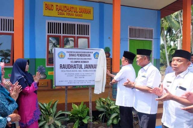 Bupati Inhil Resmikan Gedung PAUD Desa Pekan Kamis