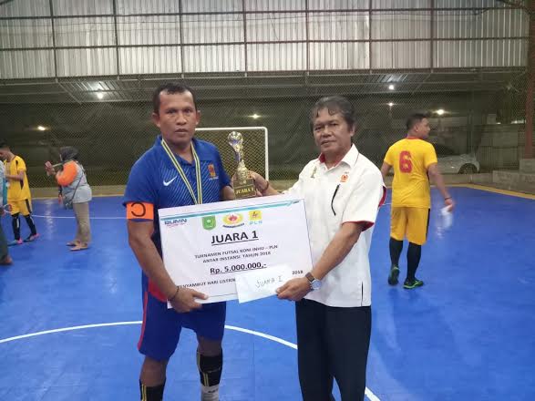Tim Futsal PLN Rengat Juarai Turnamen Futsal KONI - PLN