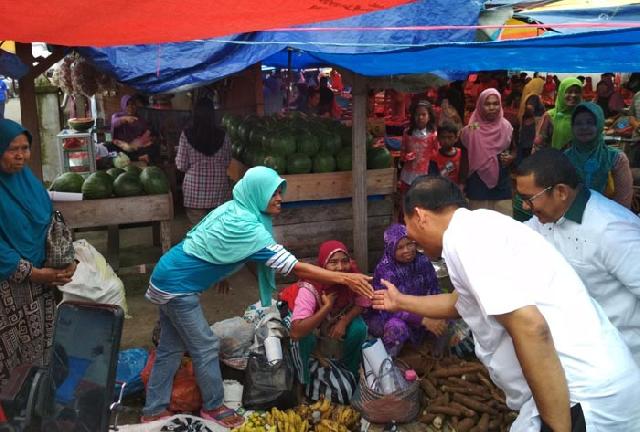 Silaturahmi ke Pasar Lubuk Jambi, Mursini Dampingi Firdaus-Rusli
