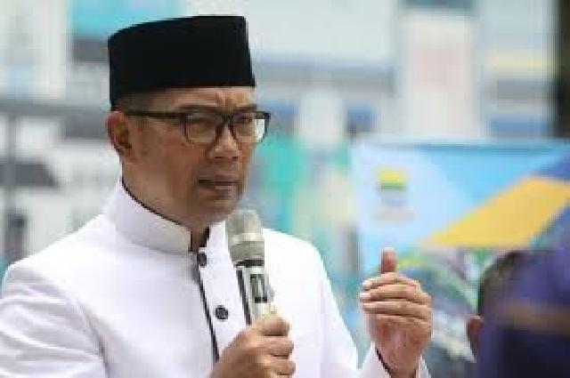 Ridwan Kamil Temui Guru yang Dipecat SDIT Darul Maza Bekasi Karena Mendukungnya