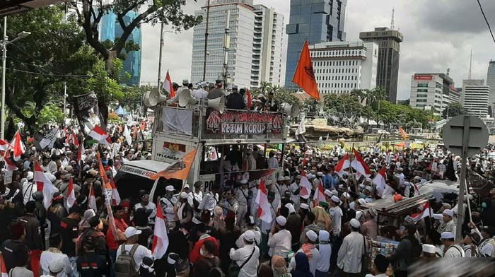 Orator Aksi 212 Singgung Ahok: Supaya Anda Sadar, Dia Punya 6-10 Kasus Korupsi