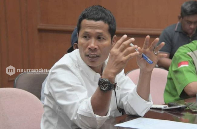Ketua DPRD Riau Diperiksa KPK Terkait Kasus Amril Mukminin