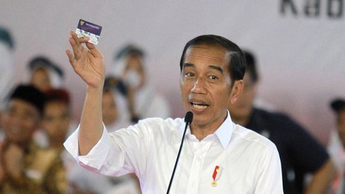 Jokowi Bagikan 400 Ribu Kartu Indonesia Pintar Kuliah, Syarat dan Ketentuan Berlaku