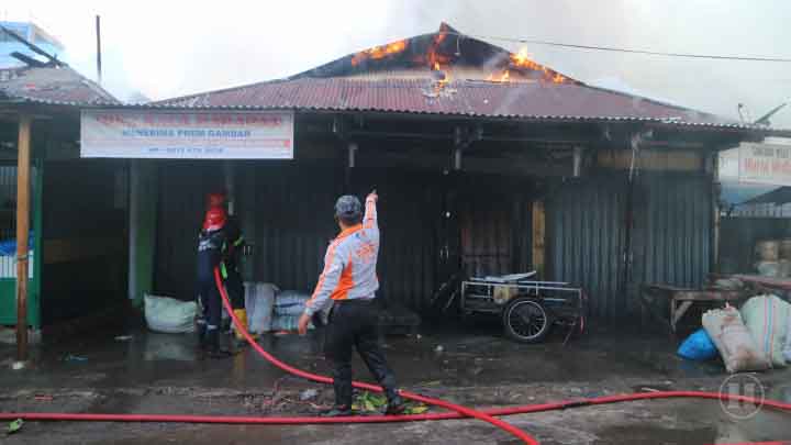 Kerugian Kebakaran di Belakang Pasar Raya Padang Ditaksir Capai Puluhan Juta