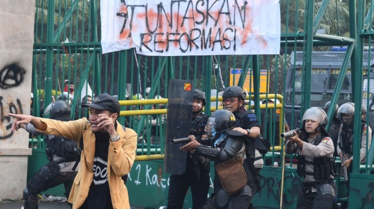 90 Korban Demo di Gedung DPR Dilarikan ke RS Pusat Pertamina