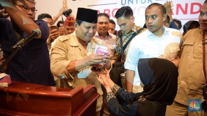 Tangis Haru Prabowo Kala Membaca Surat Gadis Cilik Medan