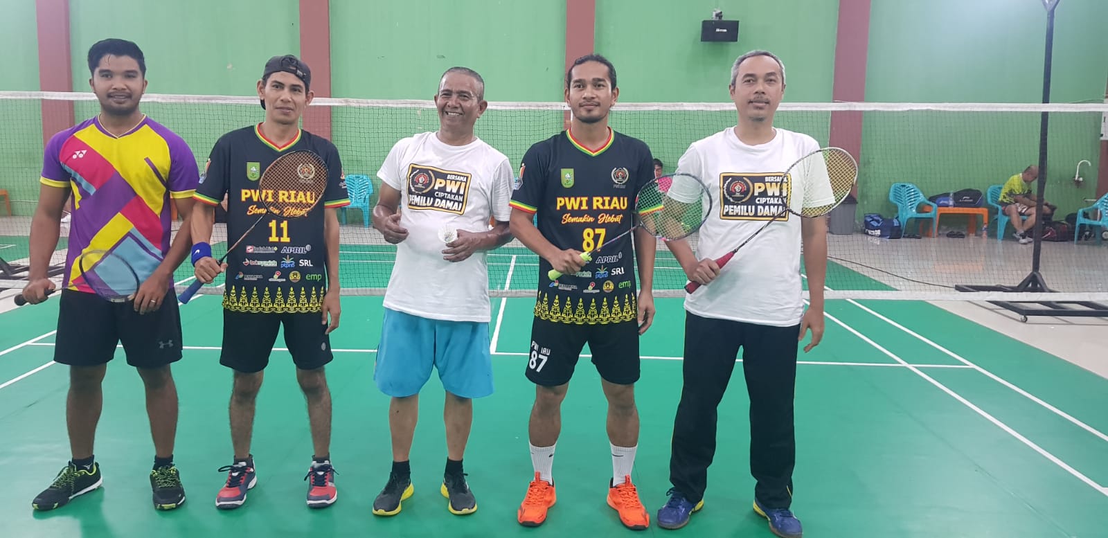 Pasangan Yendrizal-Untung Juarai Turnamen Badminton PWI Riau 2024