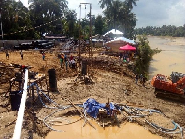 Warga Desa Banjar Padang Protes Pembangunan Jembatan Lubuk Jambi