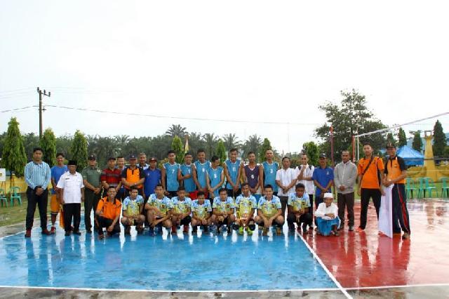 Bhabinkamtibmas Polsek Bangkinang Kota Gelar Turnamen Bola Volly