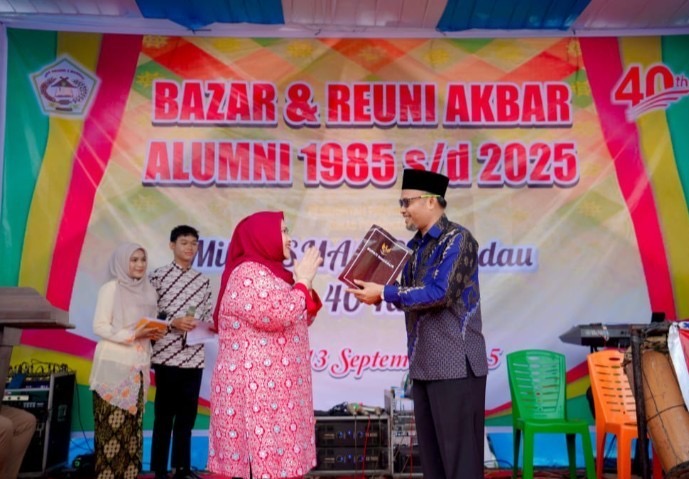 Bupati Kasmarni Hadir Di Tengah Keluarga Besar SMAN 2 Mandau