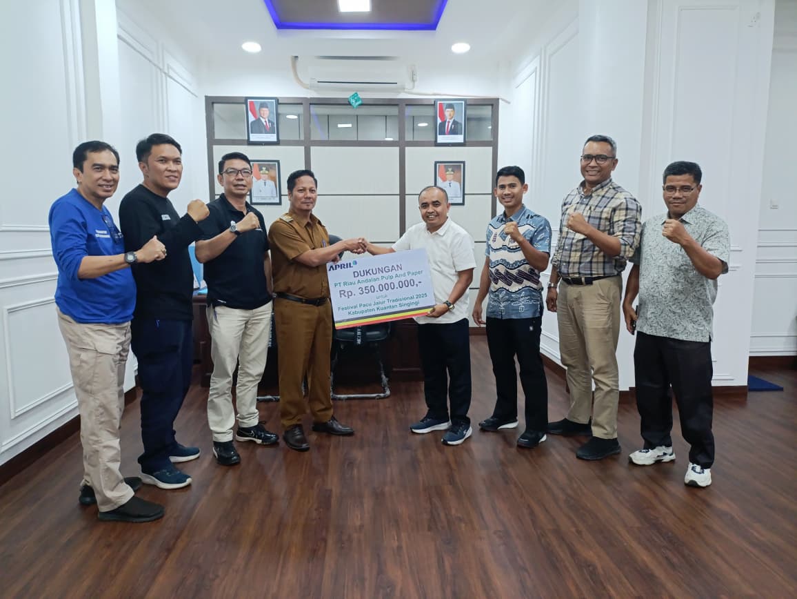 APRIL Gelontorkan Rp700 Juta untuk Dukung Pelestarian Budaya Pacu Jalur