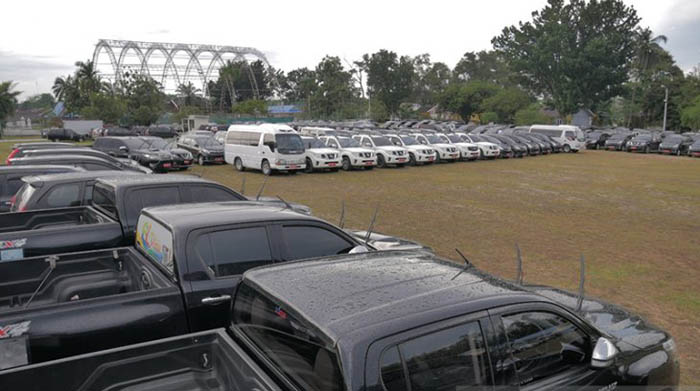Ratusan Mobil Dinas 'Dikandangkan' di Rumah Gubernur Riau, Ini Penampakannya 