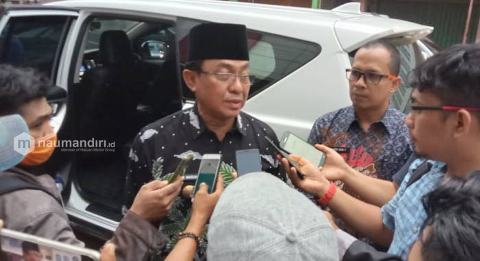 Tak Larang Warganya ke Masjid, Bupati Inhil: Rumah Ibadah Tempat Suci