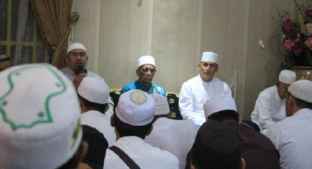 Sayed Abubakar Disambut Hangat di Yayasan Raudatun Walidain Pekanbaru