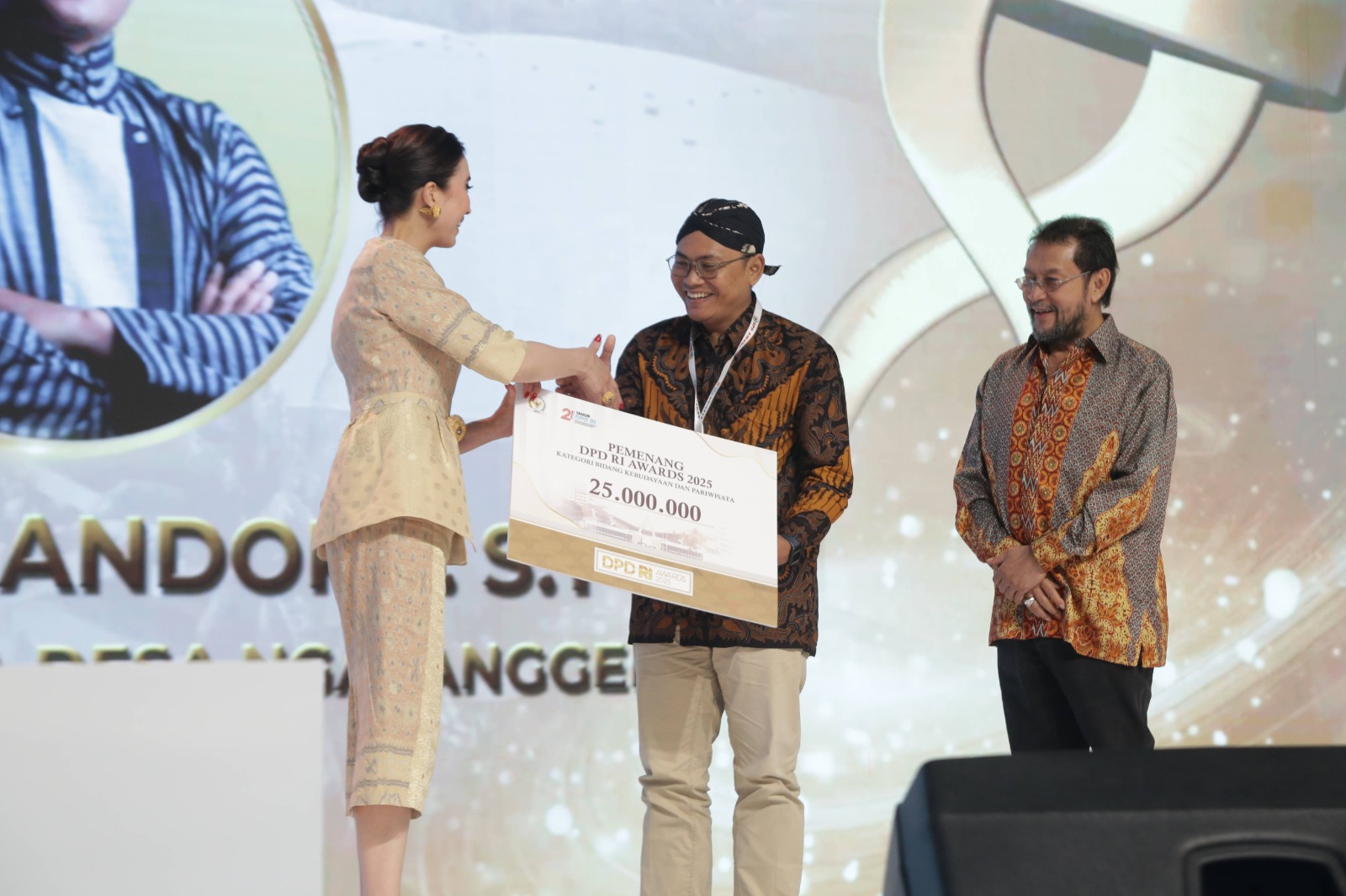 Raih DPD Award 2025, Sugeng Handoko Penggerak Wisata Desa Nglanggeran