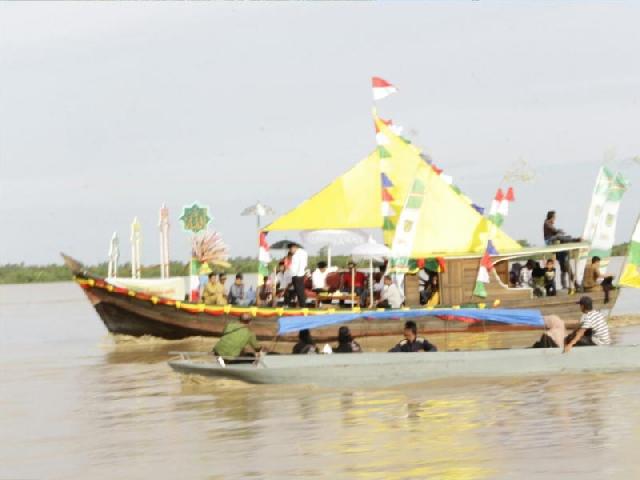 Desa Intan Gelar  Festival Pompong Hias