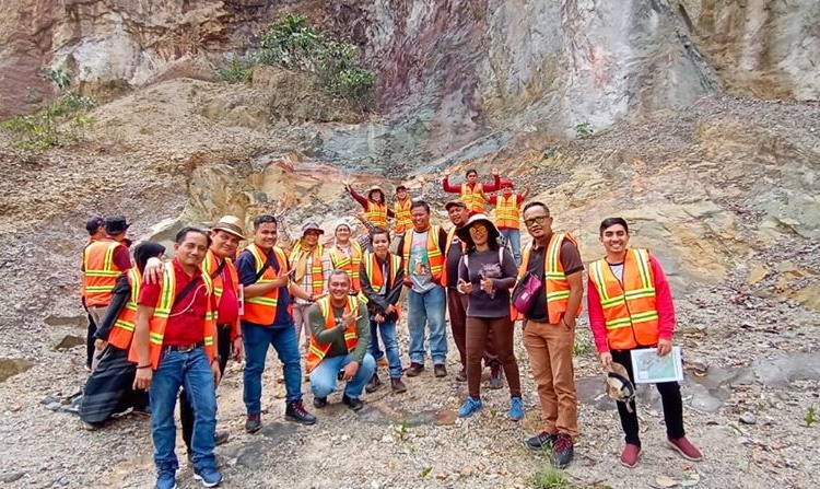 Perjalanan Geologi dengan SKK Migas dan Chevron ke Sumatera Barat