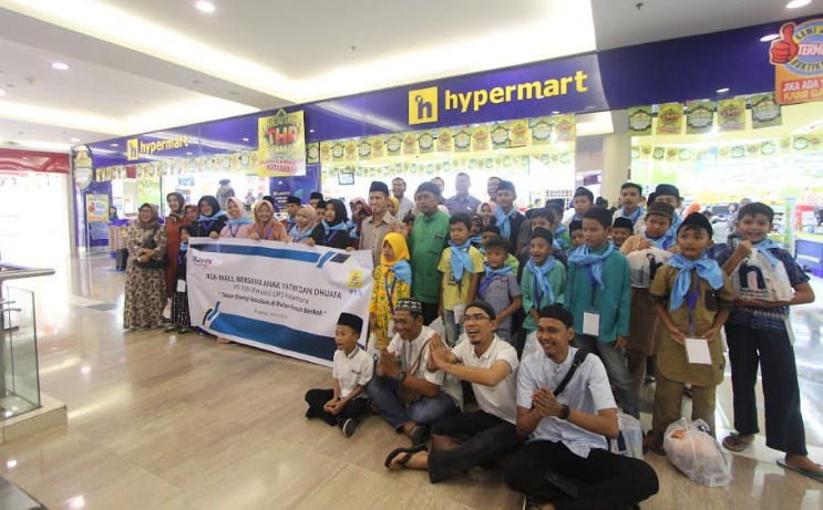 PLN Pekanbaru Nge-Mall Bersama Anak Yatim dan Dhuafa