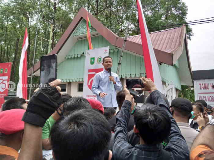 Persatuan Buruh dan DPRD Riau Sepakat Tolak Omnibus Law