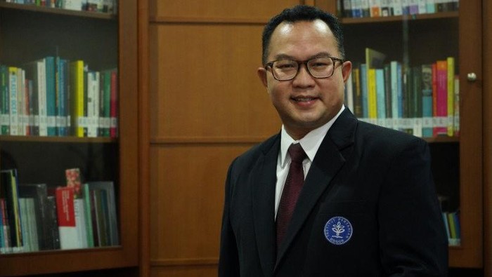 Rektor IPB Arif Satria Positif Corona